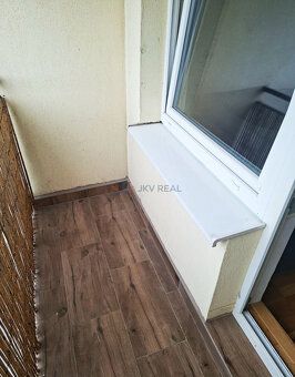 Ponúkam na prenájom priestranný a zrekonštruovaný 3-izbový b