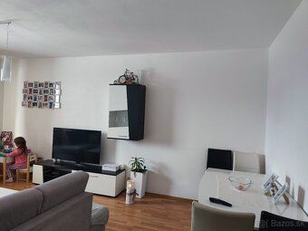 Predám 2 izbový byt na Brezovci. Ulica Ľ.Štúra. Byt má 60m² 