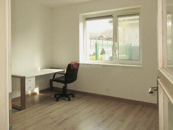 AstonReal ponúka na predaj moderný a nadčasový bungalov v at