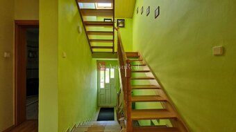 AstonReal exkluzívne ponúka na predaj priestranný 6-izbový r
