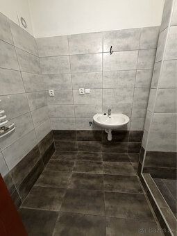 Typ: 3-izbový byt Ulica: Košarovce Obec: Košarovce
🏡 NA PRED