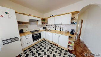 Na prenájom priestranný 3-izbový byt, 93 m², kompletne zaria