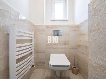 B10 Vám ponúka na predaj veľký 6 izb. rodinný dom s garážou 