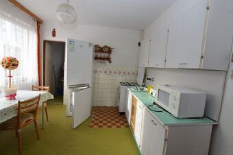 LIVEREAL, s.r.o. ponúka na predaj veľký rodinný dvojpodlažný