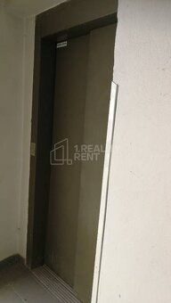 1.Reality Rent Vám ponúka na prenájom obchodný priestor v ce