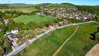 Ponúkame na predaj jedinečný súbor troch susediacich pozemko