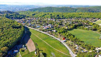 Ponúkame na predaj jedinečný súbor troch susediacich pozemko