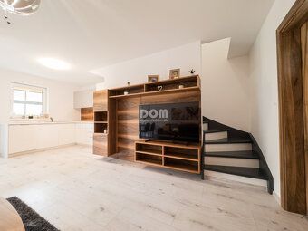 Ponúkam na predaj kompletne zariadený dvojpodlažný rodinný d