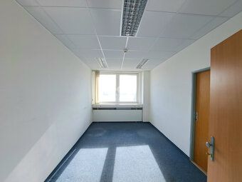 Ponúkame na prenájom kancelárske priestory na Drieňovej ulic
