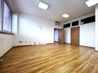 Ponúkame na prenájom rozsiahlejšie kancelárske priestory o c
