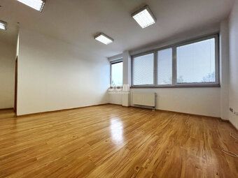Ponúkame na prenájom rozsiahlejšie kancelárske priestory o c