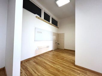 Ponúkame na prenájom rozsiahlejšie kancelárske priestory o c