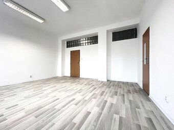 Ponúkame na prenájom svetlú a priestrannú kanceláriu o výmer