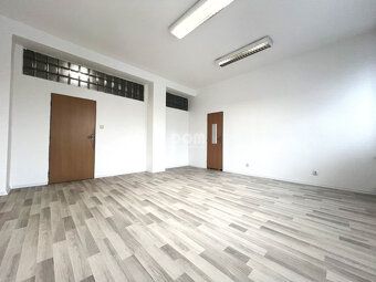 Ponúkame na prenájom svetlú a priestrannú kanceláriu o výmer