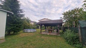 Poschodovy dom rozloha 220m2 nachadza sa na ulici P Totha po