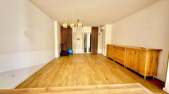 Prenájom 3-izbového bytu (100 m²) s dvomi parkovacími miesta