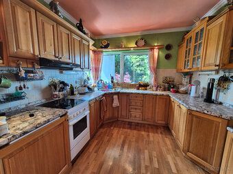Dom s pozemkom 1800 m2, s možnosťou vystavby ďalšieho rodinn