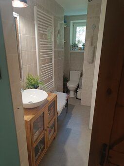 Ponúkam na predajm 3- izbový byt po rozsiahlej rekonštrukcii