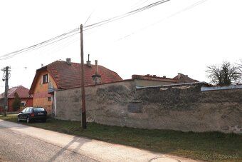 Predám dom v Pohronskom Ruskove na dvojitom 14 árovom pozemk