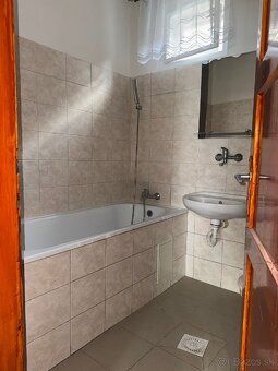 Ponúkame na prenájom 2-izbový priestor o výmere 50 m² v obci