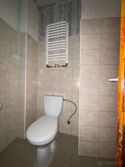 Ponúkame na prenájom 2-izbový priestor o výmere 50 m² v obci