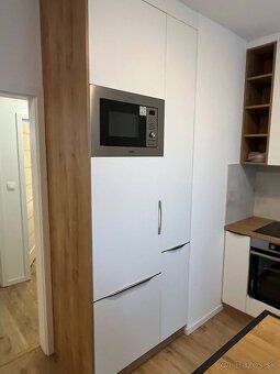 Ponúkame na prenájom moderný a útulný 2-izbový byt nachádzaj