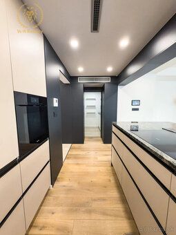 NA PREDAJ REPREZENTATÍVNY 4-IZBOVÝ PENTHOUSE S TERASOU 59 m²