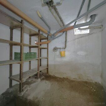 Exkluzívne ponúkame na predaj starší 3-izbový rodinný dom s 