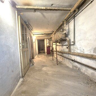 Exkluzívne ponúkame na predaj starší 3-izbový rodinný dom s 