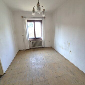 Exkluzívne ponúkame na predaj starší 3-izbový rodinný dom s 