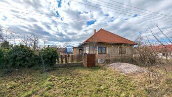 2 704 m² PRIESTORU. 120 m² DOMOVA. Miesto, kde môže začať vá