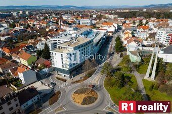Ponúkame Vám na prenájom perfektný obchodno/kancelársky prie