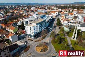 Ponúkame Vám na prenájom perfektný obchodno/kancelársky prie