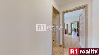 Ponúkame Vám na predaj priestranný 6 izbový rodinný dom, typ