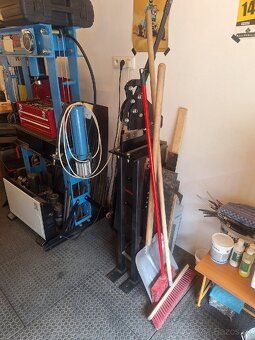 Predám garáž na Štiavničke Podbrezová komplet z vybavením aj