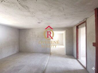 OVERENÉ REALITY ponúkajú na predaj rodinný dom v obci Hubová