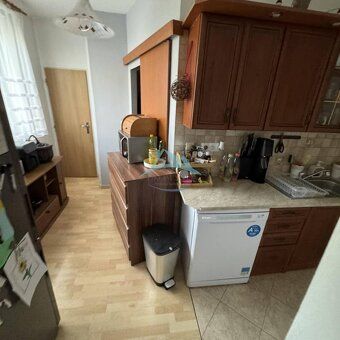 Priestranný 3-izbový byt (77 m²) v žiadanej lokalite – Šahy,