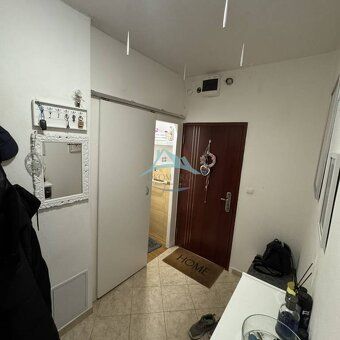 Priestranný 3-izbový byt (77 m²) v žiadanej lokalite – Šahy,
