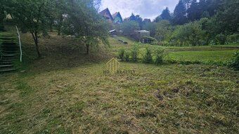 V rekreačnej chatovej časti Podlavice, len na skok od Banská