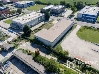 Typ: Polyfunkčná budova Ulica: - Obec: Senec
Moderný maklér 