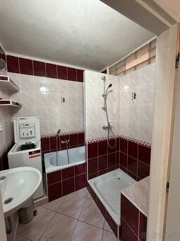 Predám 2 izbový byt v centre mesta Vranov nad Topľou na Sídl