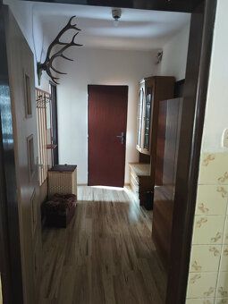 Dáme do prenájmu rodinný dom v obci Kľačany, okr. Hlohovec. 