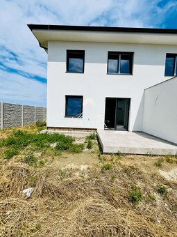 Typ: 3-izbový byt Obec: Veľký Meder
🏡 Reality KOMPLEX s.r.o.