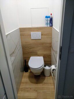 This fantastic 3-bedroom apartment is ideal for students see