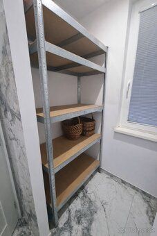 Ponúkam na predaj priestranný 2-izbový byt s výmerou 67 m², 
