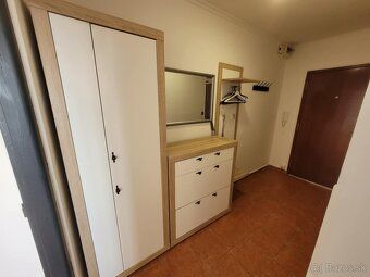 Ponúkam na prenájom Čiastočne zariadený, 2 izbový byt (54m2)