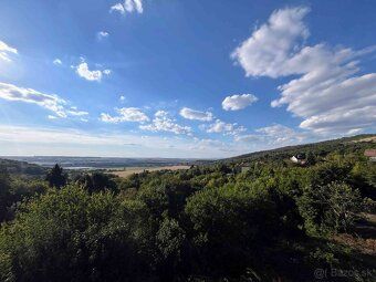 Ponúkame Vám na predaj stavebný pozemok na Zobore, ktorý Vás