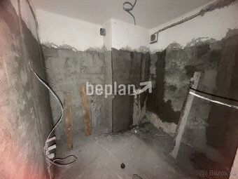 Typ: 2-izbový byt Ulica: - Obec: Turčianske Teplice
Beplan r