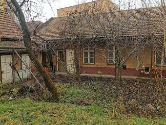 Na predaj prízemný rodinný dom v centre mesta Komárno. V rok