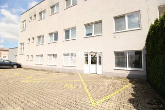 MEGA realitná kancelária exkluzívne ponúka na prenájom obcho
